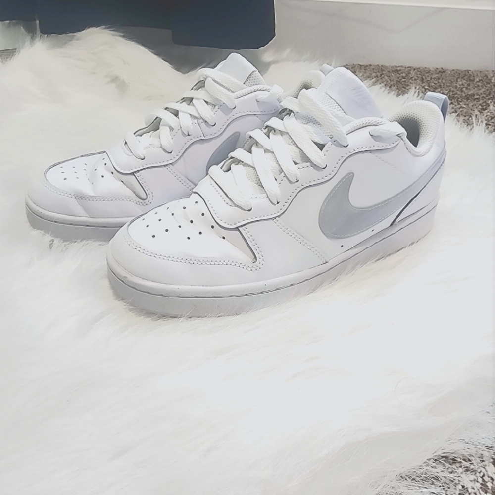 Nike Court Borough Low 2